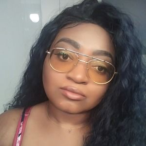 Meet your Posher, Yolanda